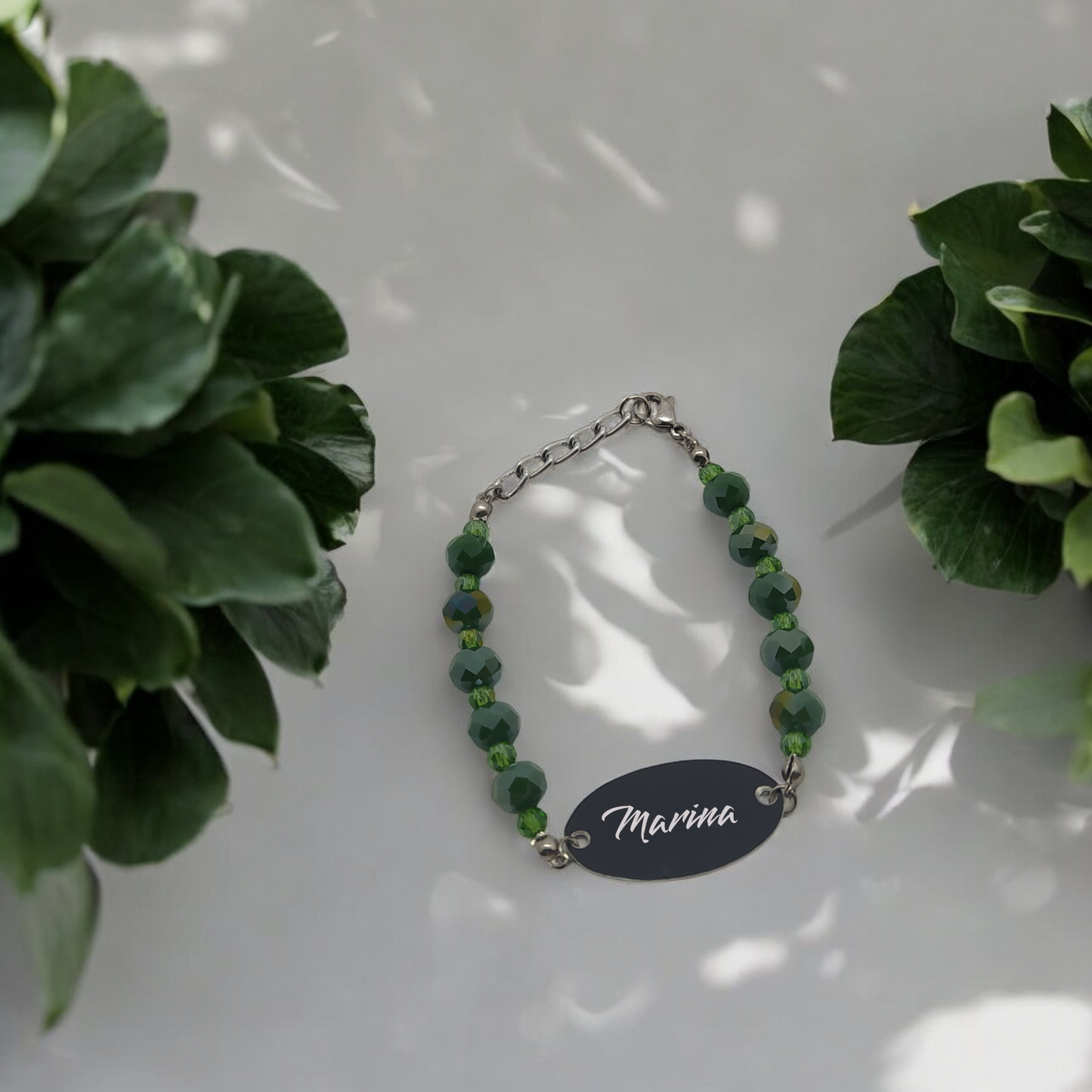 Bracciale con Cristalli Verdi e Piastrina in Alluminio con Incisione Personalizzata - Lencon Incisioni