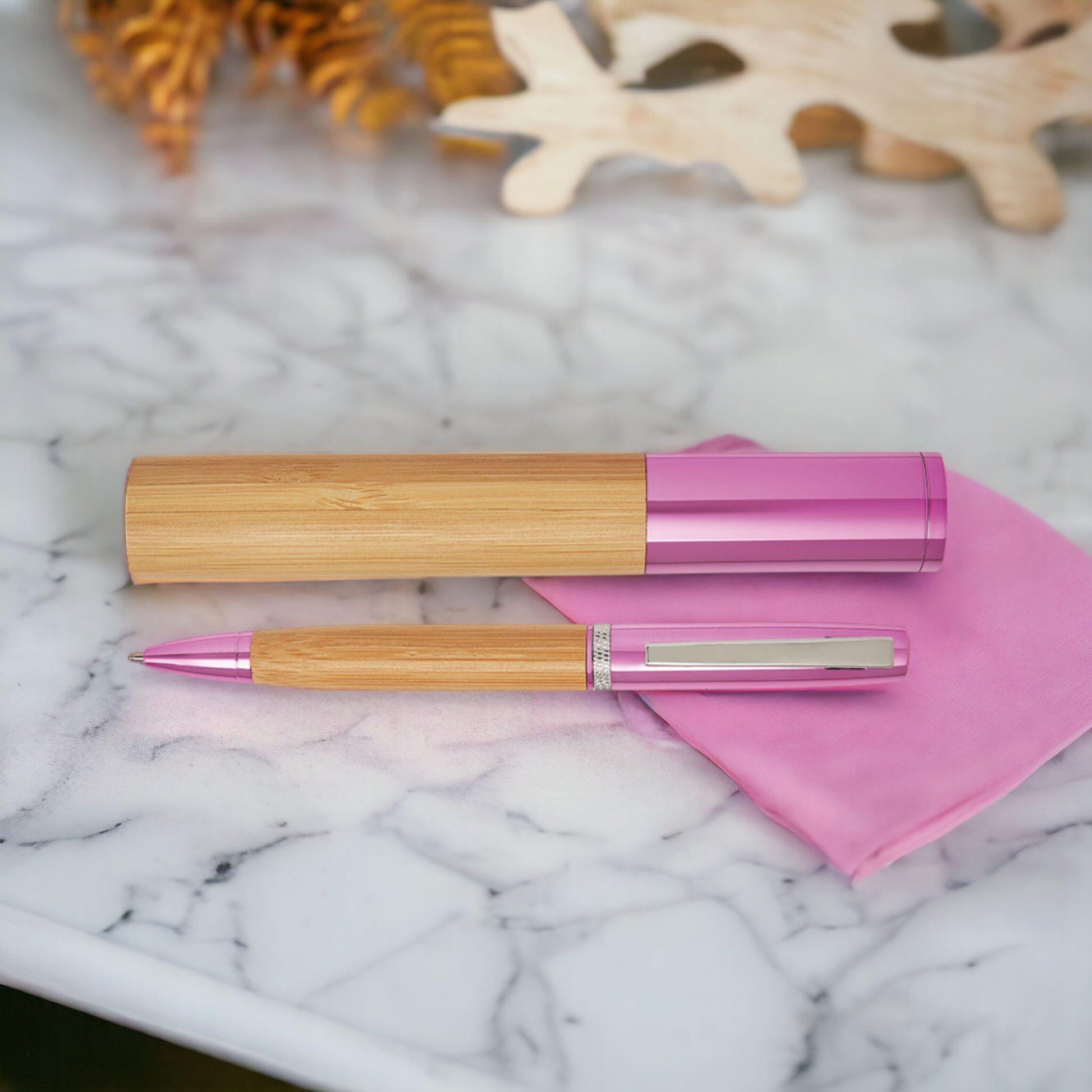 Penna a Sfera in Bamboo e Metallo con Incisione Personalizzata sul Tappo