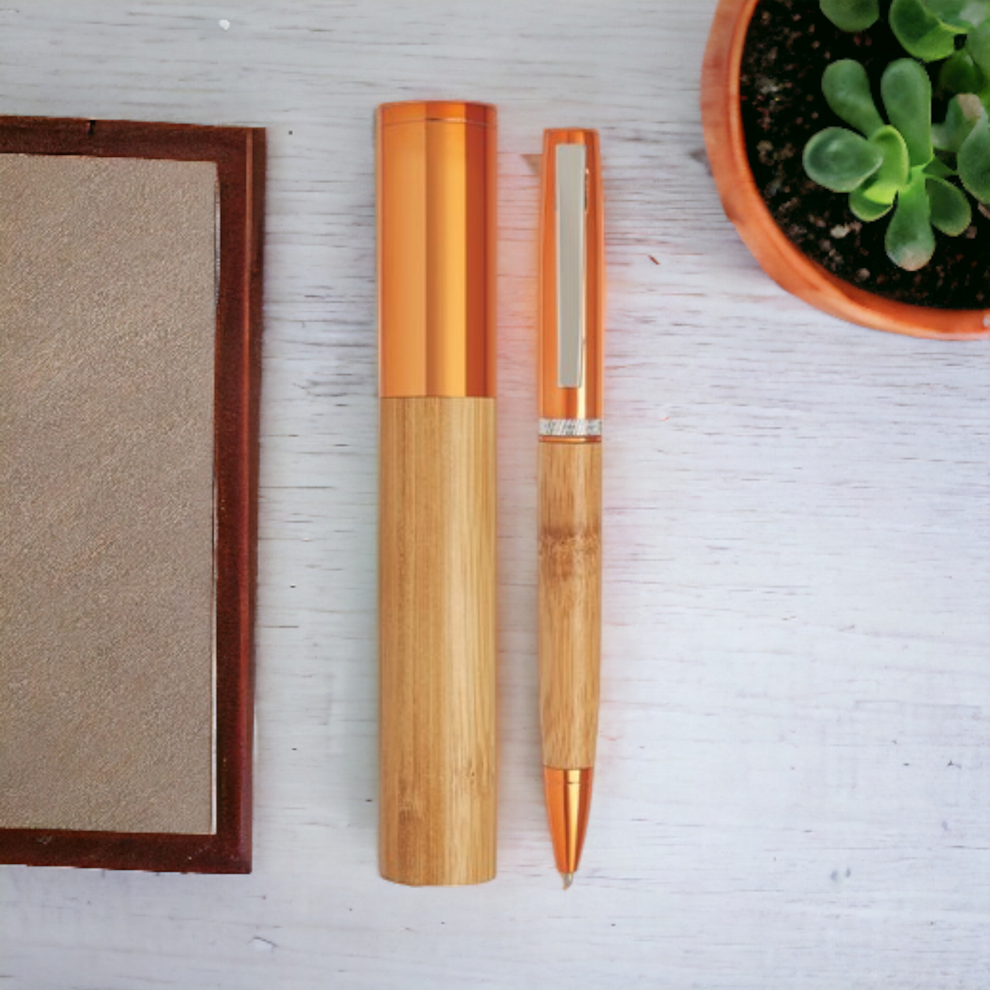 Penna a Sfera in Bamboo e Metallo Arancio con Incisione Personalizzata sul Tappo