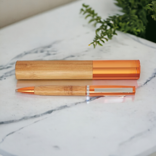 Penna a Sfera in Bamboo e Metallo Arancio con Incisione Personalizzata sul Tappo