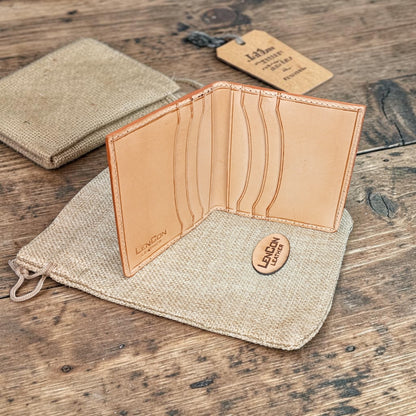 Portafoglio Artigianale in Cuoio al Vegetale – Porta 16 Carte di Credito- Personalizzato con Incisione - Regalo uomo