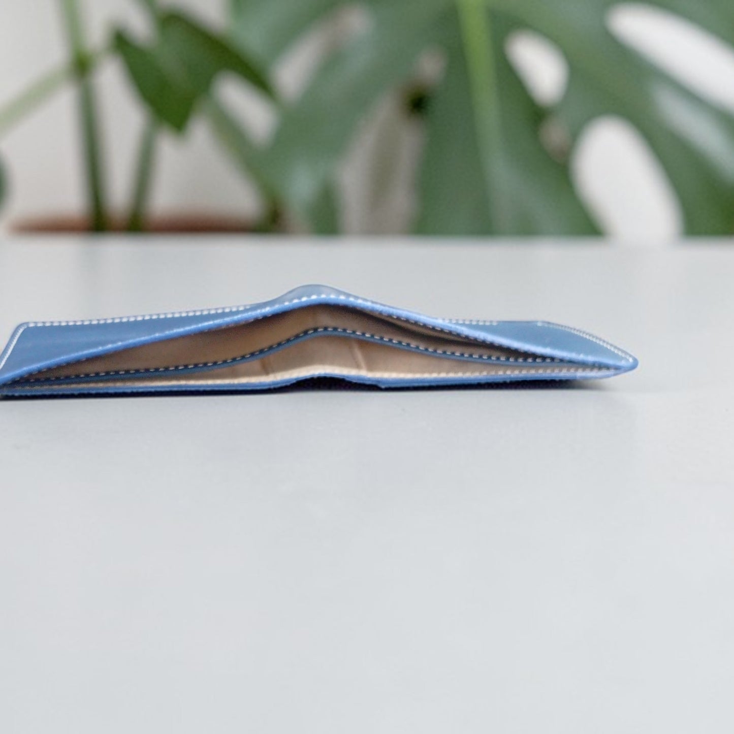 Portafoglio artigianale in vera pelle con tramezza