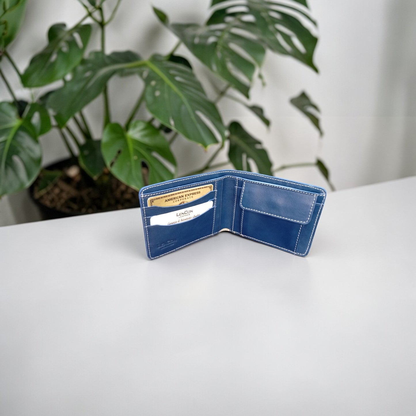 Portafoglio artigianale in pelle italiana colore Blu Mare fatto a mano